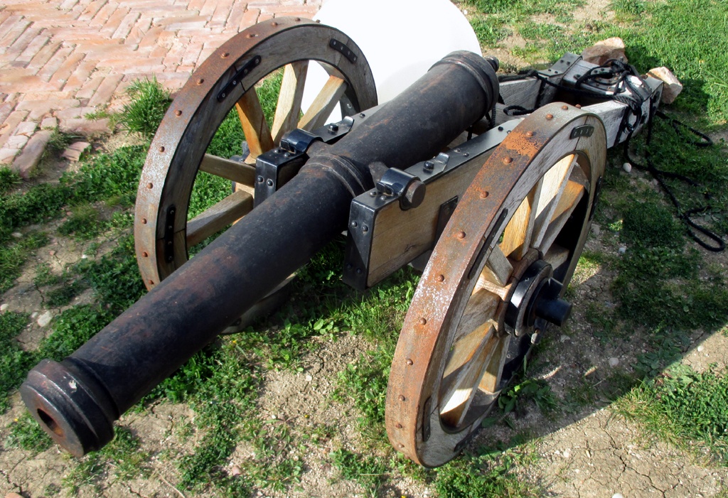 Diese Kanone steht in der Festung Baron.