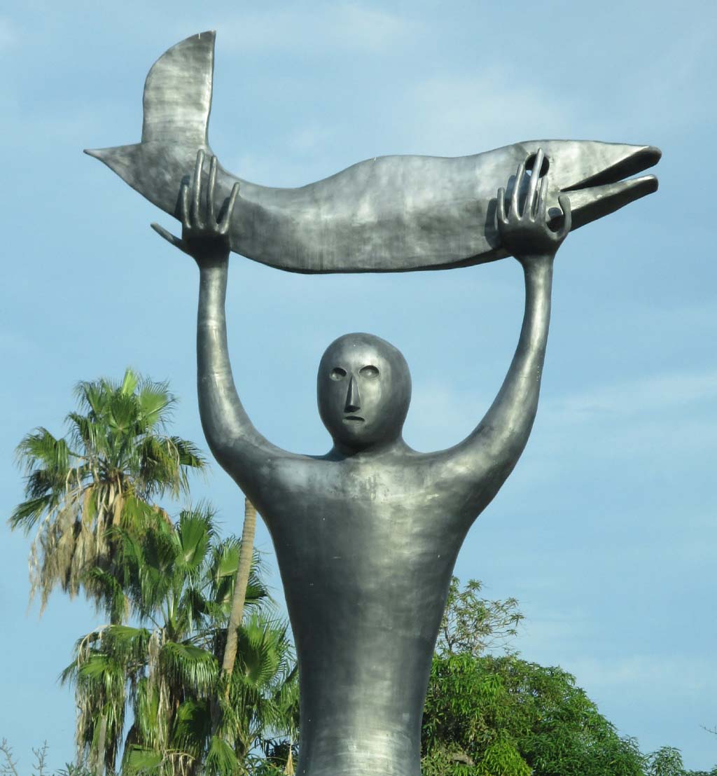 Mit Fisch: Moderne Statue im Ferienzentrum von Los Cabos.