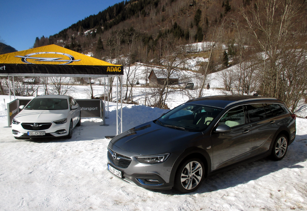 Der Insignia-Allrad-Country-Tourer (rechts) stand diesmal im MIttelpunkt bei der Opel-Winterdrive-Experience in Thomatal.
