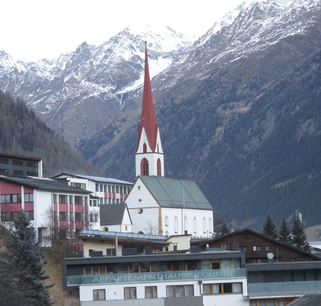 Sölden liegt im Süden Österreichs im Ötztal in Tirol nicht weit von der Grenze zu Italien.