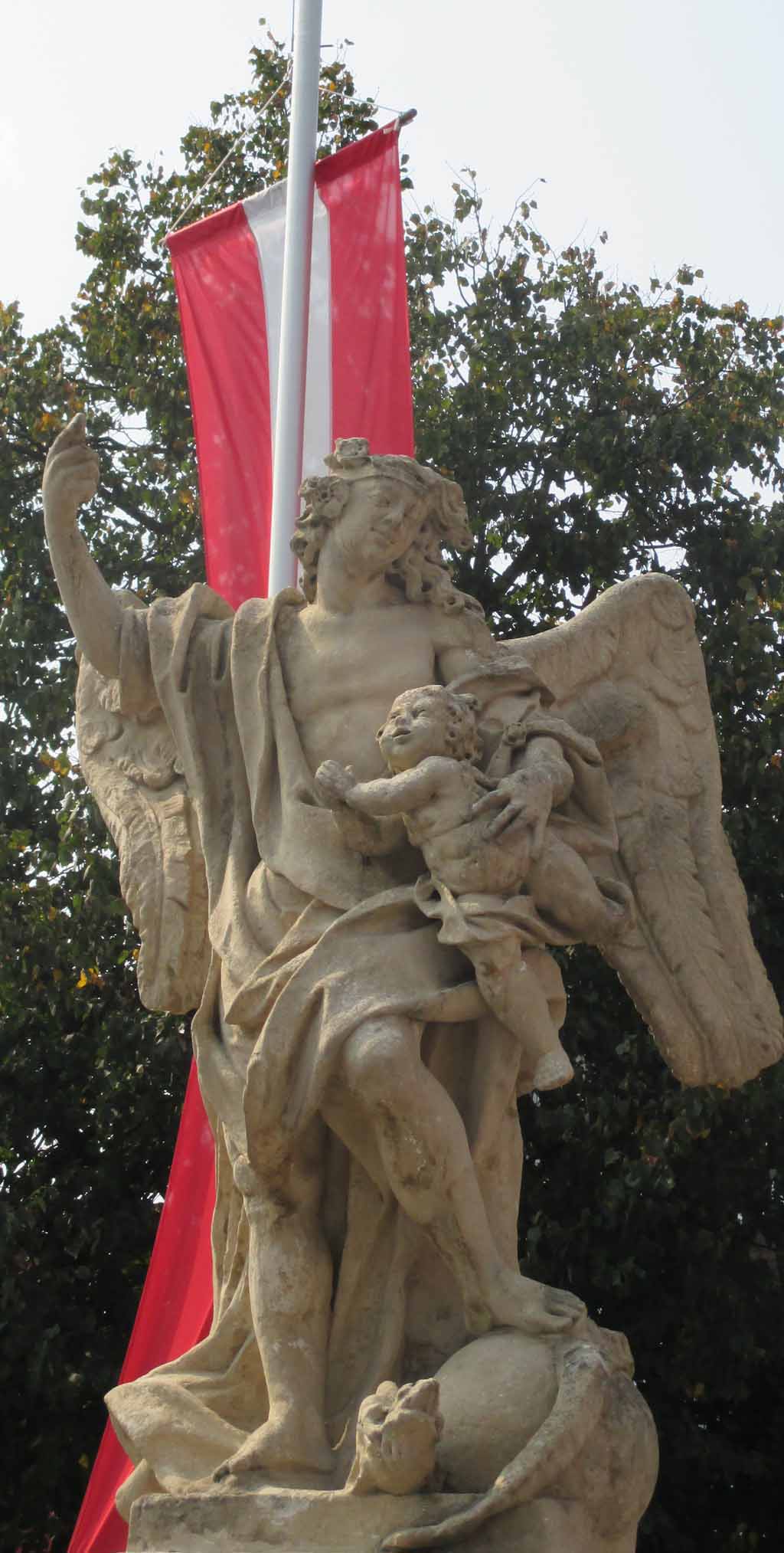 Unterwegs gesehen: Figurenstatue in Gamlitz.