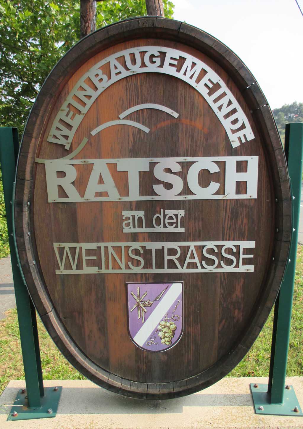 Die Weinstraße in der Südsteiermark führt auch an Ratsch vorbei.