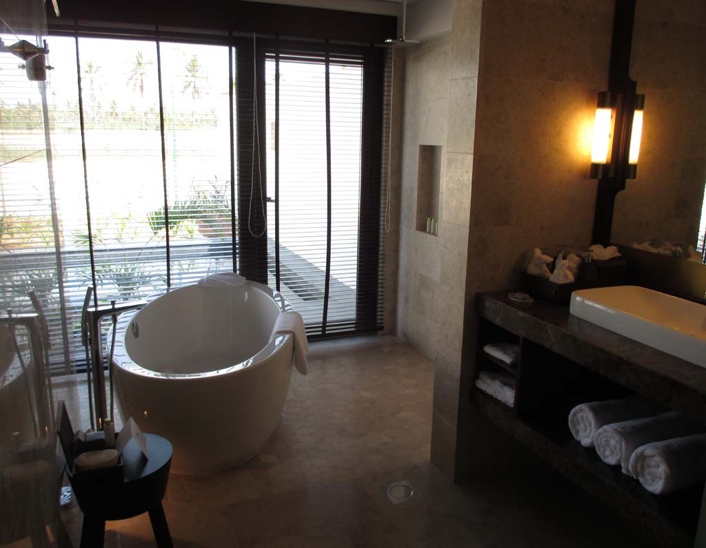 Al Baleed Resort Salalah: Badezimmer in einer Pool-Villa.