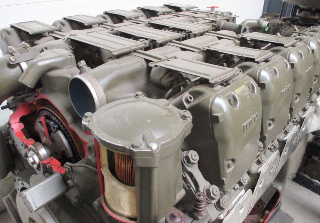Mit 830 PS: Der Vielstoffmotor hat dem Leopard I große Beweglichkeit verliehen.