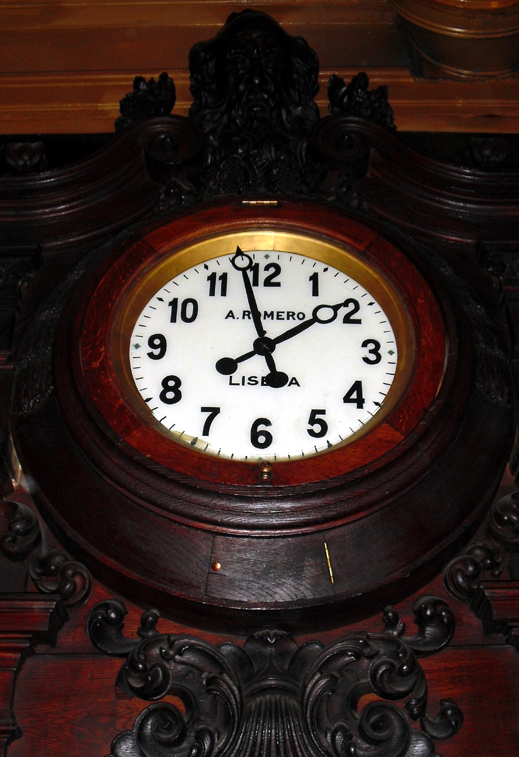 Nostalgische Uhr in einem Lissaboner Altstadt-Café. Fotos: Koch