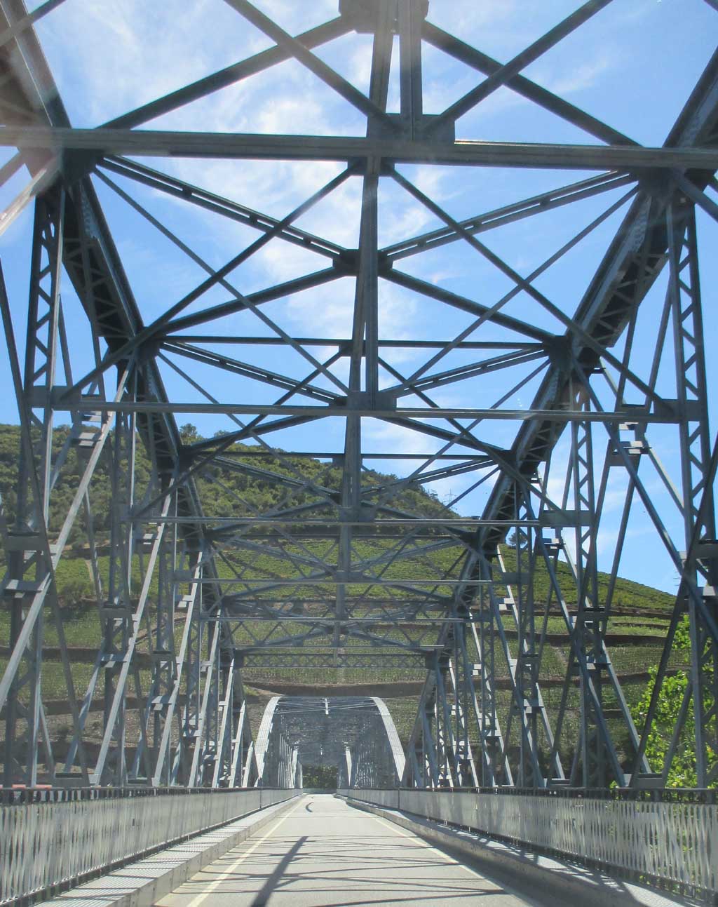 Brücke über den Douro auf dem Weg nach Lamego.