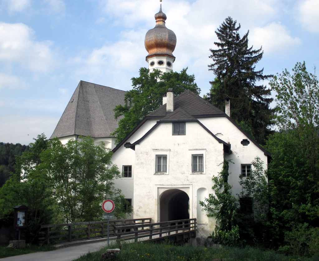Das Augustinerkloster Höglwörth bei Anger.