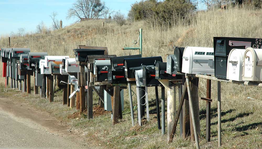 Briefkasten-Parade an der Strecke durch die Laguna Mountains.