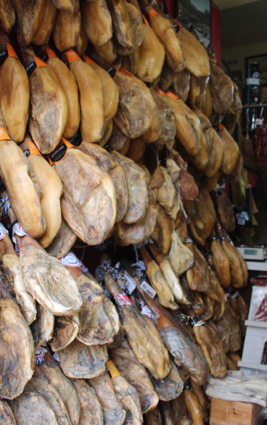Guter Schinken sollte zu gutem andalusischem Wein nicht fehlen. Foto: Sohnemann