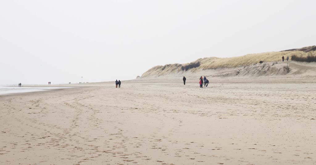 Weite Strandwanderungen gehören zu den beliebtesten Beschäftigungen auf Spiekeroog.