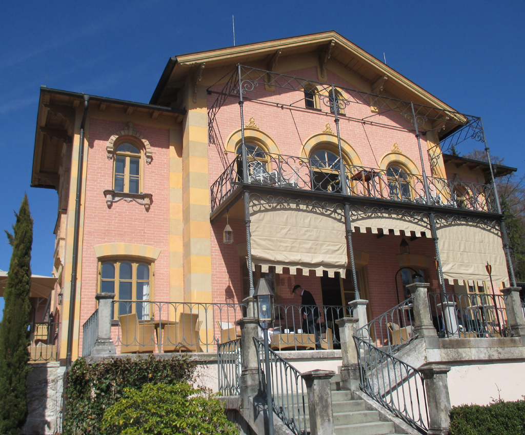 Vier-Sterne-Hotel und gute Küche: La Villa in Niederpöcking.