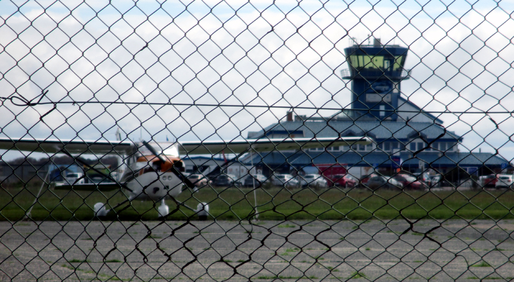 Nicht nur Kleinflugzeuge, auch Linien- und Charterflüge verkehren über den Flughafen Westerland.