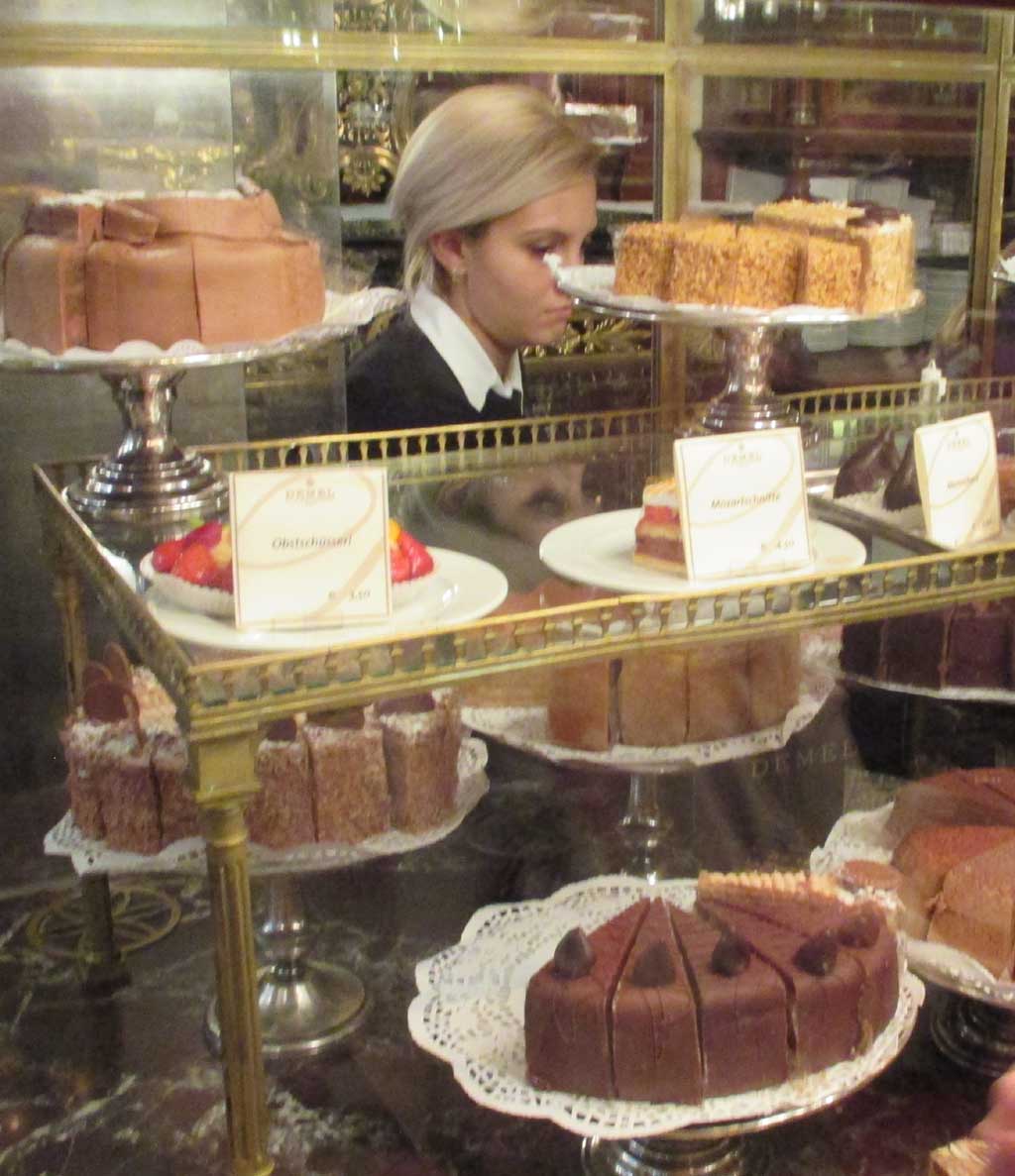Für Süßes bekannt: Auch der Demel pflegt die Wiener Kaffeehaus-Tradition.