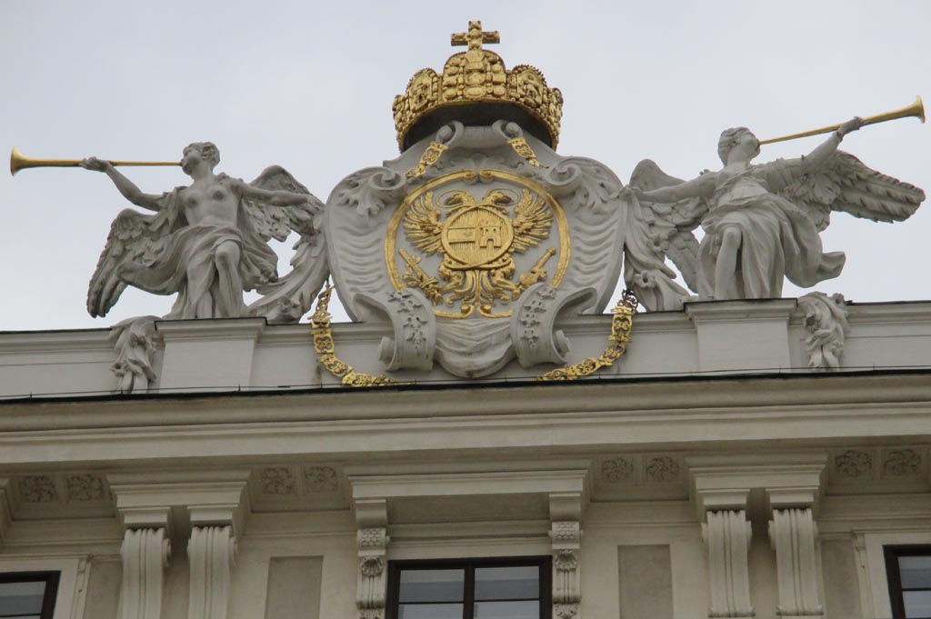 Viel Prunkt: Am Trakt der Reichskanzlei im Inneren der Hofburg.