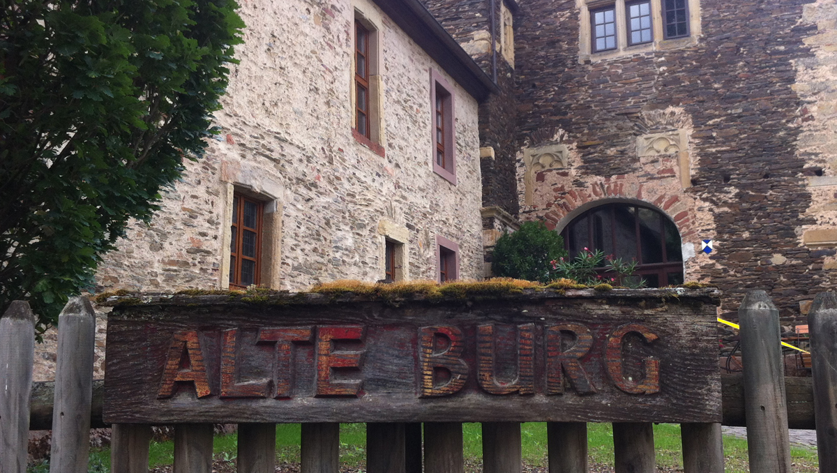 R-Mosel Longuich Alte Burg